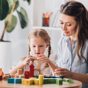 Estrategias y apoyos tempranos a estudiantes con Trastorno del Espectro Autista (TEA)